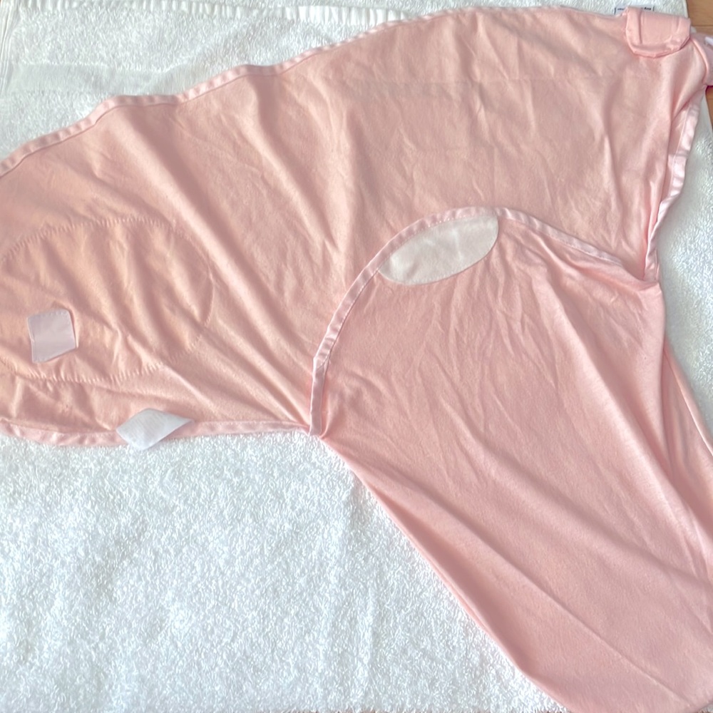 Newborn velcro swaddle